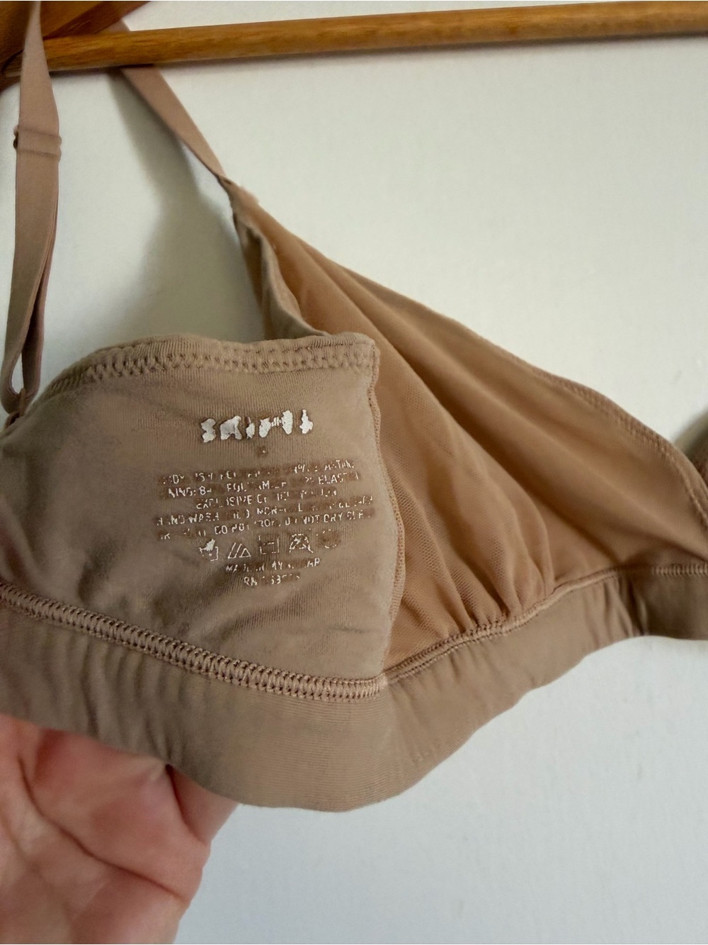 SKIMS Light Tan Wear Everywhere Bralette size Medium - Picture 6 of 6